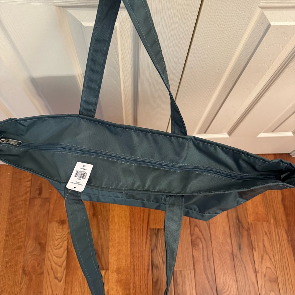 L.L.Bean Soft Spruce Large Lightweight Tote Bag - Picture 5 of 9